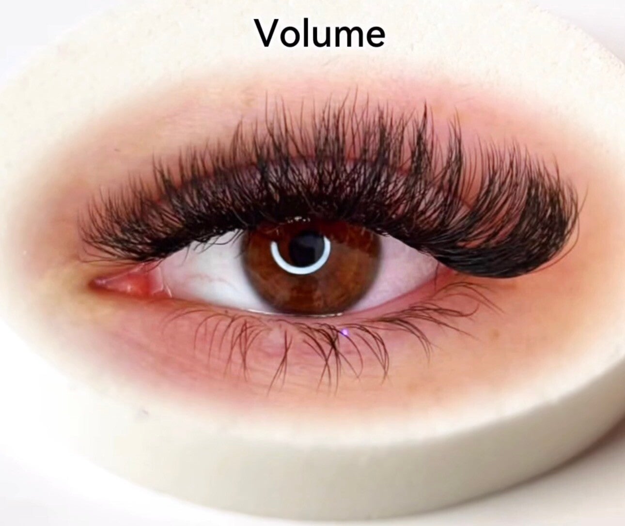 Professionele wimperbehandeling bij BeautyDooce
